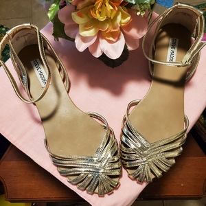 Gold Steve Madden Sandals Sz 8.5